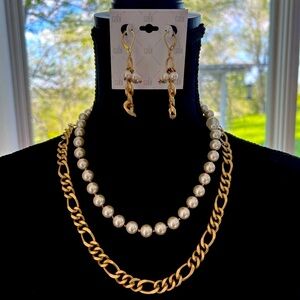 NWOT Cabi Wisdom Necklace and Earrings.